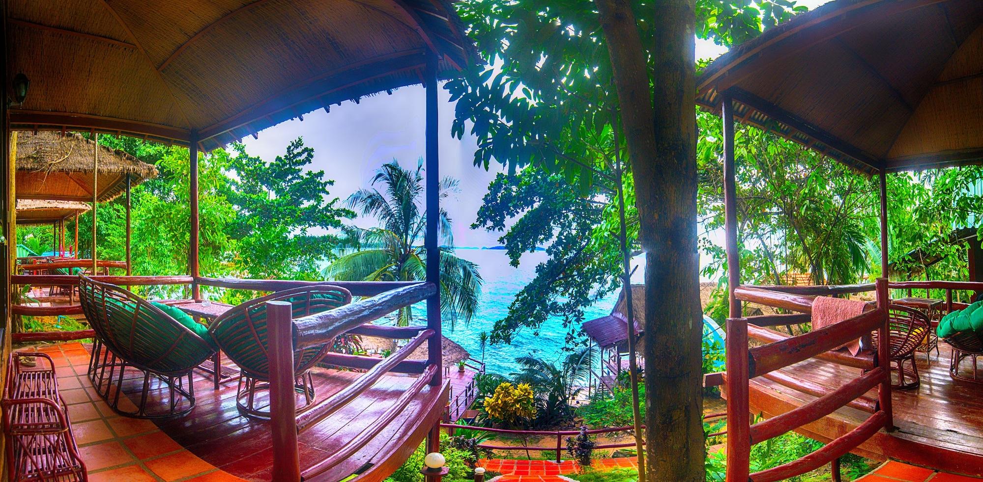 Above Us Only Sky Hotel สีหนุวิลล์ ภายนอก รูปภาพ